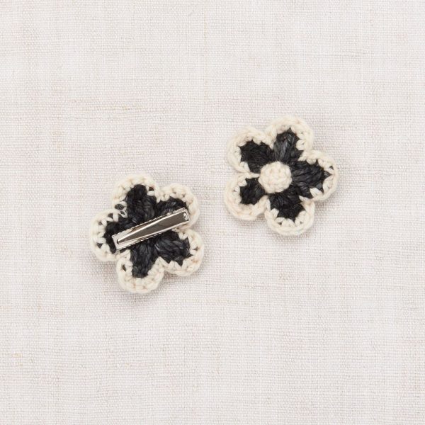 Girls White Flower Hair Clips Supply